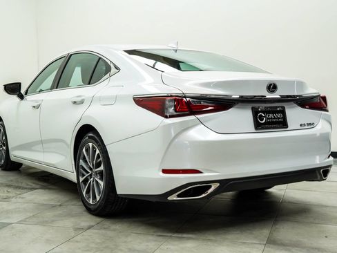 Used 2022 Lexus ES 350 w/ Accessory Package FWD image 11