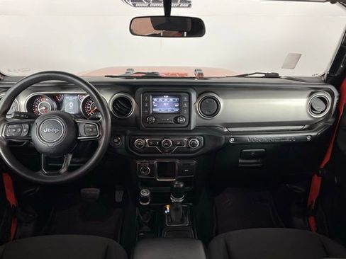 Used 2018 Jeep Wrangler Sport image 12