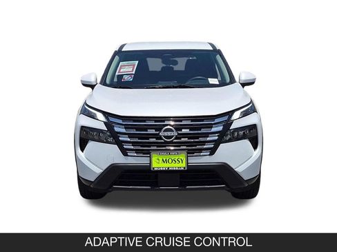 Used 2024 Nissan Rogue SV FWD image 4