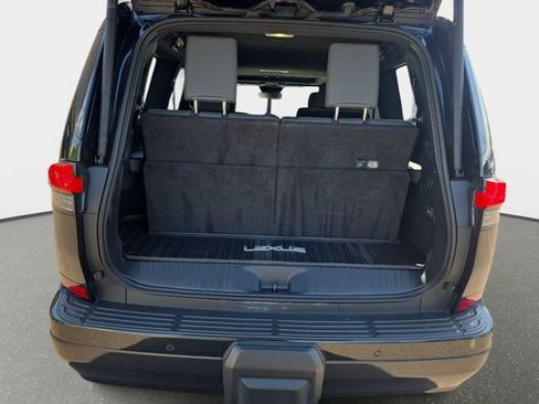 Used 2024 Lexus GX 550 w/ Accessory Package (2T) AWD/4WD image 14
