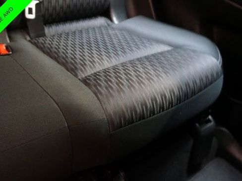 Used 2017 Nissan Rogue SV w/ SV Premium Package image 61