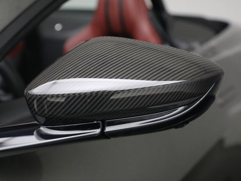 Used 2021 Aston Martin V8 Vantage Roadster image 38