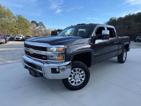 Used 2015 Chevrolet Silverado 2500 LT w/ Z71 Package, Off-Road image 2