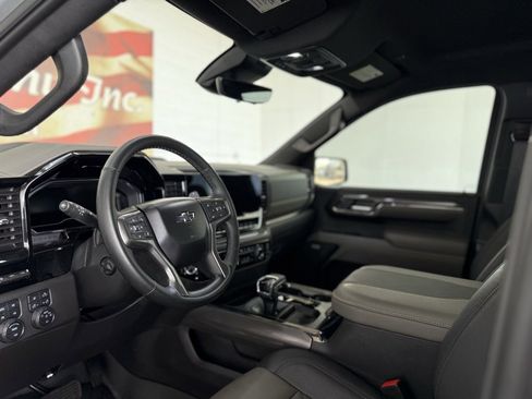 Used 2024 Chevrolet Silverado 1500 ZR2 w/ Technology Package image 27