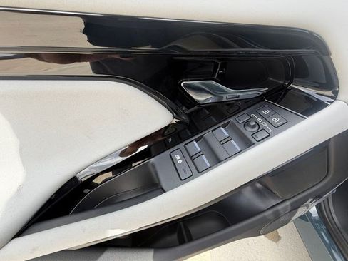 New 2026 Land Rover Range Rover Evoque Hoxton AWD/4WD image 11