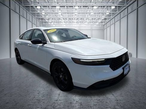 Used 2025 Honda Accord SE image 10