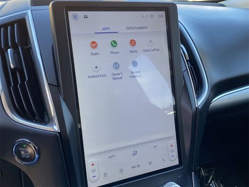 Used 2023 Ford Edge Titanium image 22