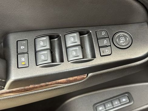 Certified 2020 GMC Yukon SLT image 22