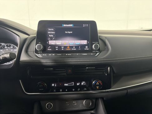 Used 2022 Nissan Rogue SV image 21