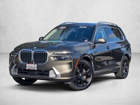 Used 2023 BMW X7 xDrive40i w/ Premium Package image 1