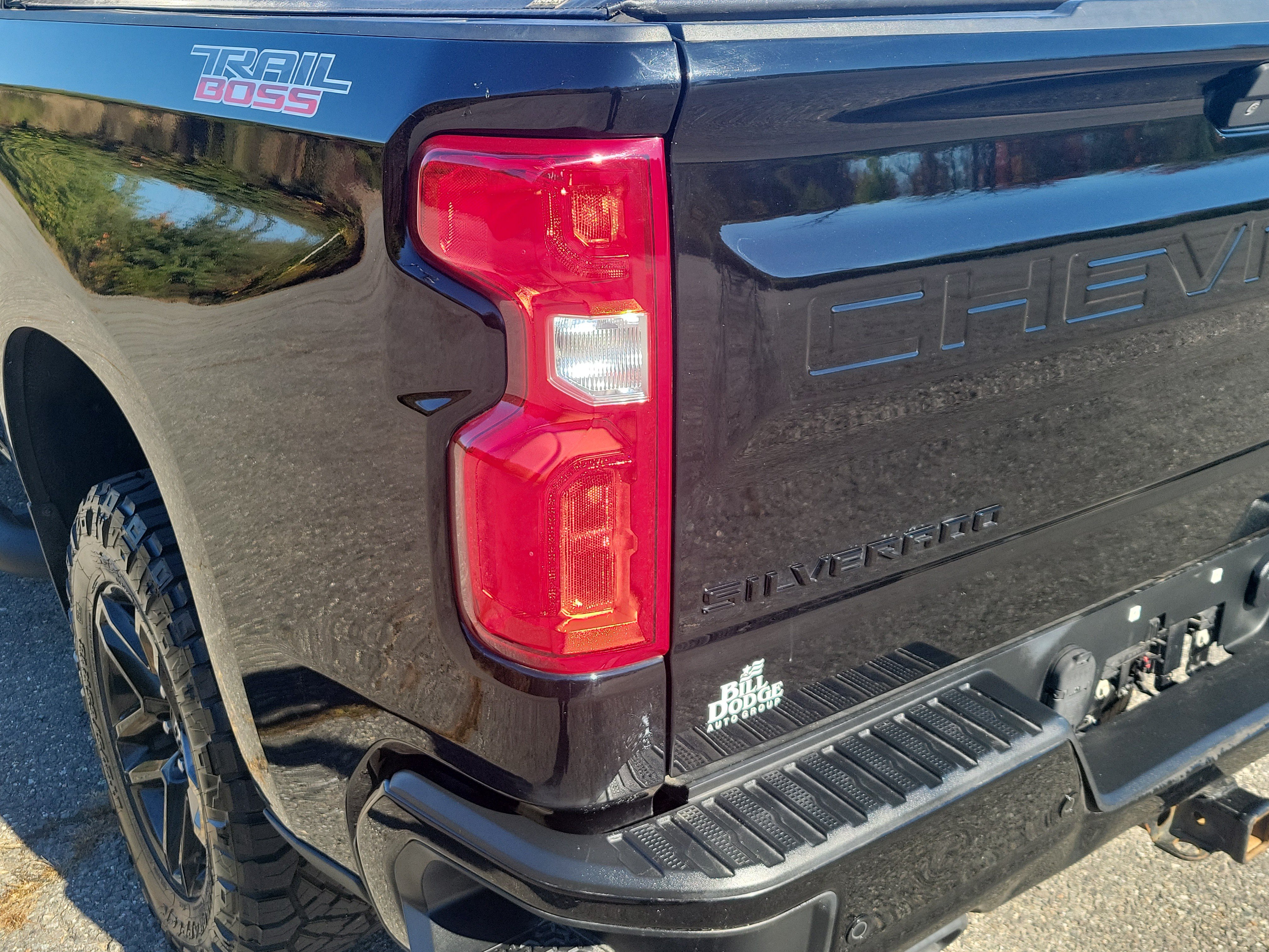 Used 2021 Chevrolet Silverado 1500 LT Trail Boss w/ Convenience Package II AWD/4WD image 11