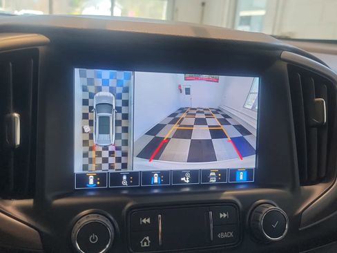 Used 2023 GMC Terrain AT4 w/ Tech Package AWD/4WD image 17
