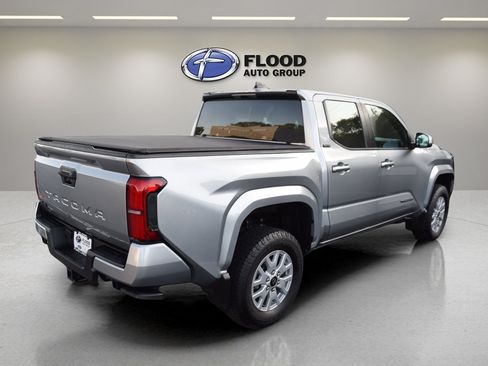 Used 2026 Toyota Tacoma SR5 AWD/4WD image 4