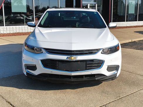 Used 2018 Chevrolet Malibu LT w/ True North Edition FWD image 12