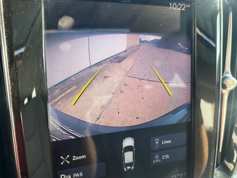 Used 2020 Volvo S60 T6 Momentum image 30