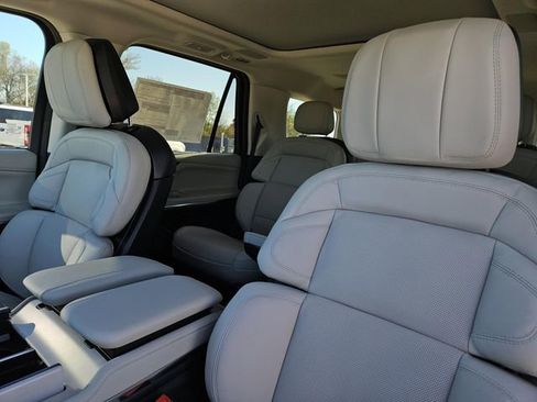 New 2025 Lincoln Navigator Reserve image 20