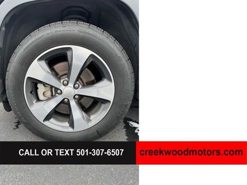 Used 2019 Jeep Cherokee Limited AWD/4WD image 16