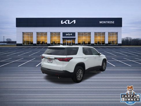 Used 2023 Chevrolet Traverse LT image 5
