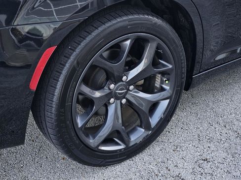 Used 2023 Chrysler 300 S image 8