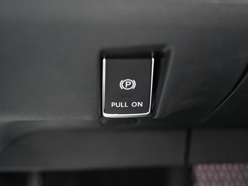 Used 2024 Nissan Ariya FWD image 35