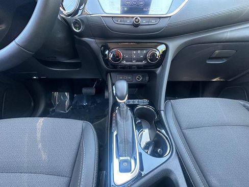 Used 2022 Buick Encore GX Preferred w/ Cold Weather Comfort Package AWD/4WD image 11