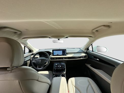 Used 2022 Lincoln Nautilus FWD w/ Premium Package image 22
