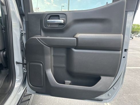 Used 2025 Chevrolet Silverado 1500 Custom Trail Boss w/ LPO, Dark Essentials Package AWD/4WD image 11