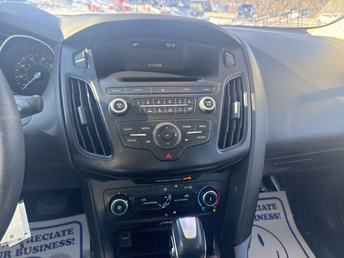 Used 2016 Ford Focus SE image 28