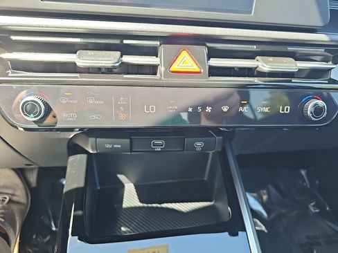 New 2026 Kia Niro LX FWD image 19