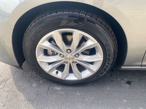 Used 2025 Chevrolet Malibu LT FWD image 18