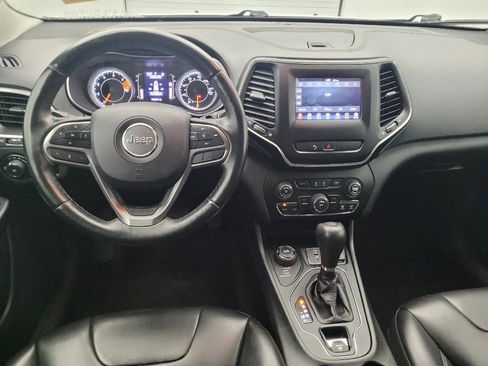 Used 2019 Jeep Cherokee Latitude Plus w/ Cold Weather Group AWD/4WD image 22