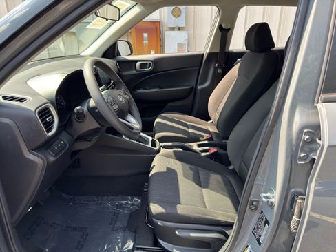 Used 2021 Hyundai Venue SE FWD image 15