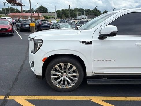 Used 2023 GMC Yukon XL Denali w/ Denali Reserve Package AWD/4WD image 10