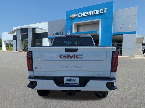 New 2025 GMC Sierra 2500 Denali w/ Denali Reserve Package image 7