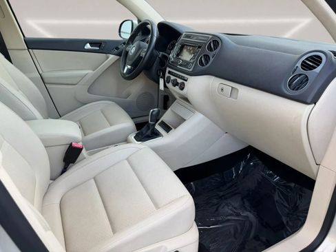 Used 2013 Volkswagen Tiguan SE image 17