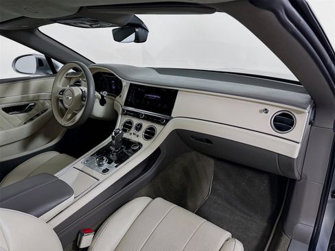 Used 2024 Bentley Continental GT V8 image 25