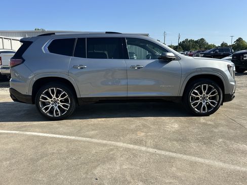 Certified 2026 GMC Acadia Denali Ultimate w/ LPO, All-Weather Package AWD/4WD image 4