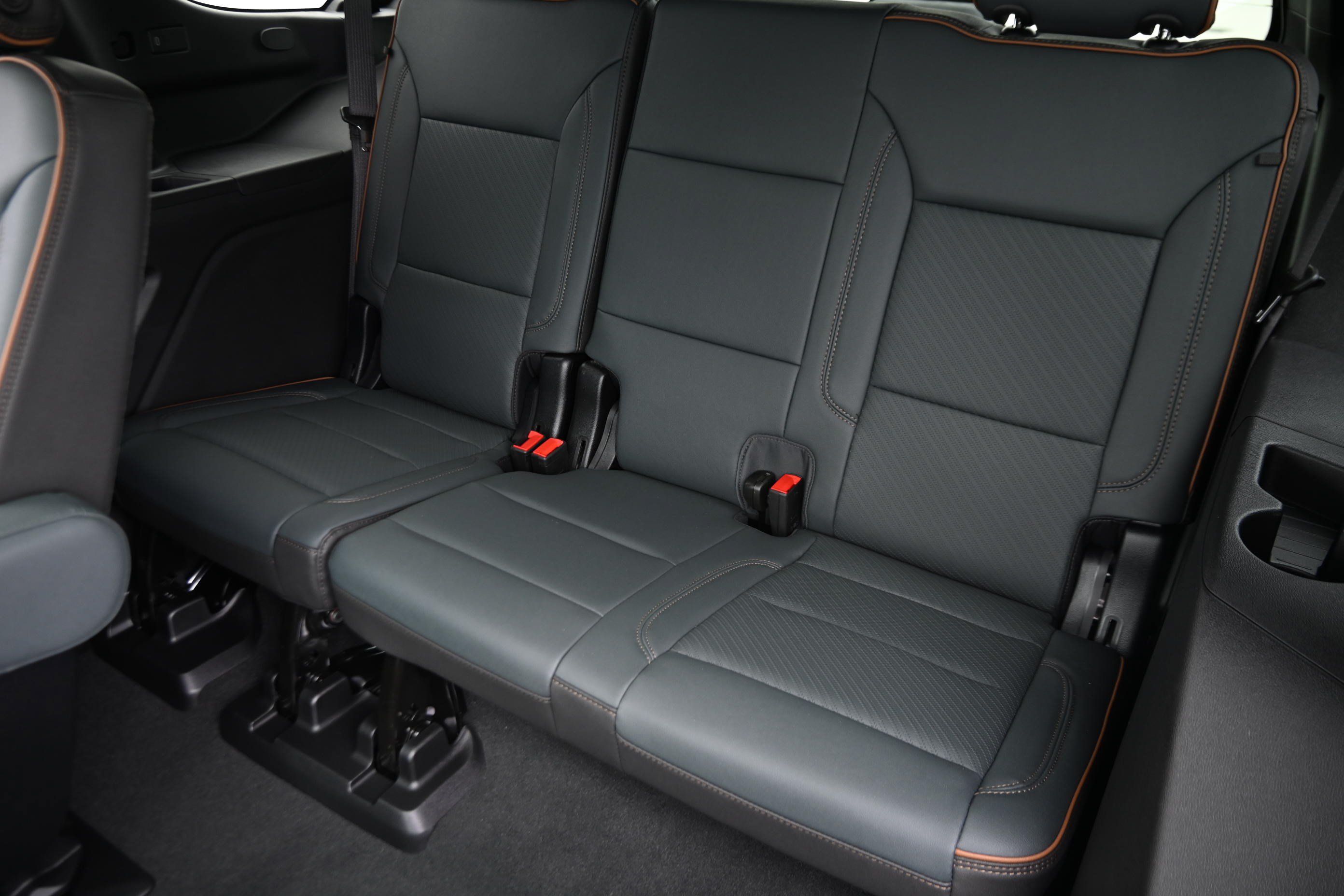 Used 2027 GMC Yukon AT4 w/ Technology Package AWD/4WD image 15
