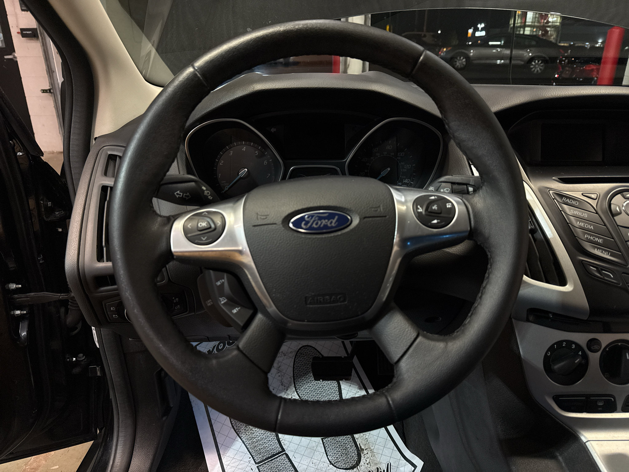 Used 2014 Ford Focus SE w/ Equipment Group 201A FWD image 17