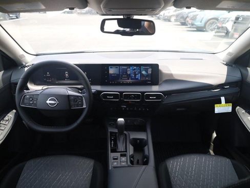 New 2026 Nissan Sentra SV w/ SV Convenience Package FWD image 7