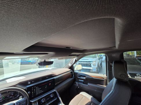 Used 2025 GMC Sierra 1500 Denali w/ Technology Package image 13