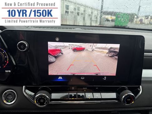 Used 2024 Chevrolet Colorado LT image 27