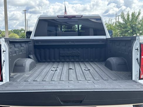 Used 2024 Chevrolet Silverado 2500 High Country w/ Technology Package AWD/4WD image 5