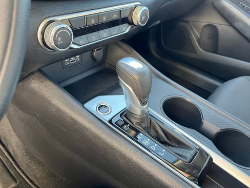 Used 2025 Nissan Altima 2.5 SV FWD image 41