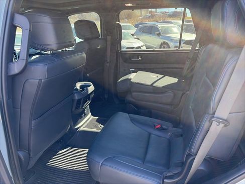 Used 2024 Toyota Sequoia Platinum image 9
