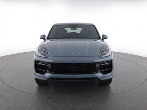 Used 2025 Porsche Cayenne GTS image 5
