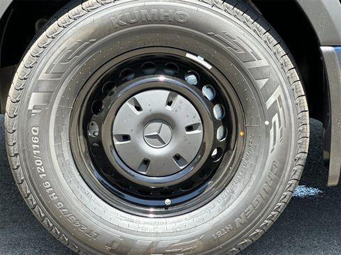 Used 2024 Mercedes-Benz Sprinter 144 Cargo image 32