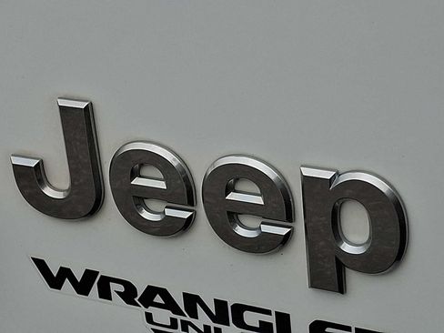 Used 2018 Jeep Wrangler Unlimited Sport S AWD/4WD image 29