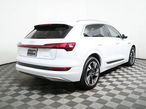Used 2023 Audi e-tron Premium Plus w/ Premium Plus Package AWD/4WD image 3