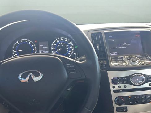 Used 2015 INFINITI Q60 Journey w/ Premium Package RWD image 9